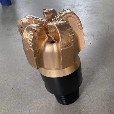 8-1/2 &quot;IADC M323 Petrol Kuyuları PDC Matrix Vücuduyla Dayanıklı Taşlar İçin Kuyruk