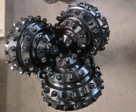 17 1/2 &amp;#39;&amp;#39; Su Kuyusu Sondajı Tricone Rock Bit Sondaj İçin Üç Koni Biti