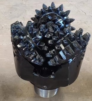 Api Standart Tricone Makaralı Bit 14 3 / 4'' Iadc 127 Çelik Diş