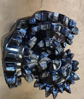 Petrol Sondajı ve Jeolojik Sondaj için 14 3/4 '' Iadc117g Çelik Diş Tricone Kaya Biti