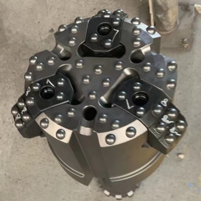 100-150 mm delikler için alaşımlı çelik ile DTH delme çekici ve bit