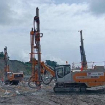 Cevher Madenciliği için Tam Hidrolik Paletli Şasi Entegre DTH Yüzey Matkap Makinaları