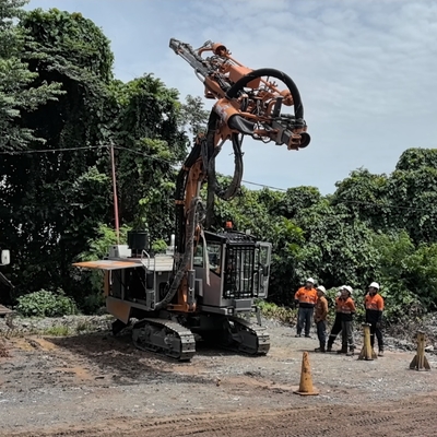 Yüksek Performanslı ve İyi Fiyatlı Yüzey Entegre DTH Top Hammer Drill Rig Makineleri