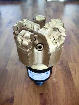 8 1/2 İnç 5 Bıçaklı PDC Sondaj Ucu (Su Kuyusu Sondajı İçin, API REG Dişli)