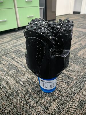 IADC637 6 1/2 inçlik Tricone Rock Bit, sert oluşum sondajı için Tungsten Karbid eklemeleri ile